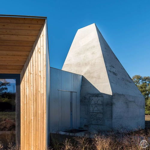 混凝土金字塔 攝影工作室的另類建筑詩學